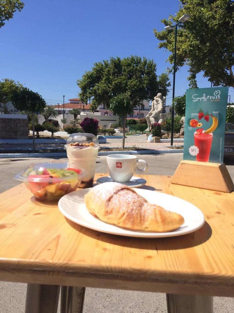 Bivalvia Beach Plus Faliraki Bagian luar foto