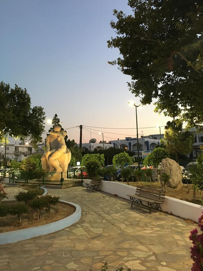 Bivalvia Beach Plus Faliraki Bagian luar foto