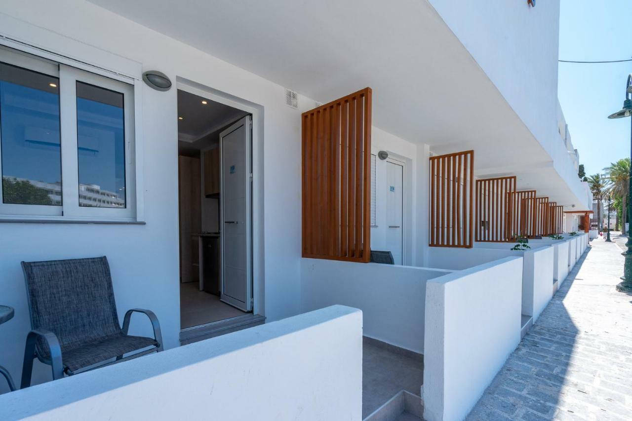 Bivalvia Beach Plus Faliraki Bagian luar foto